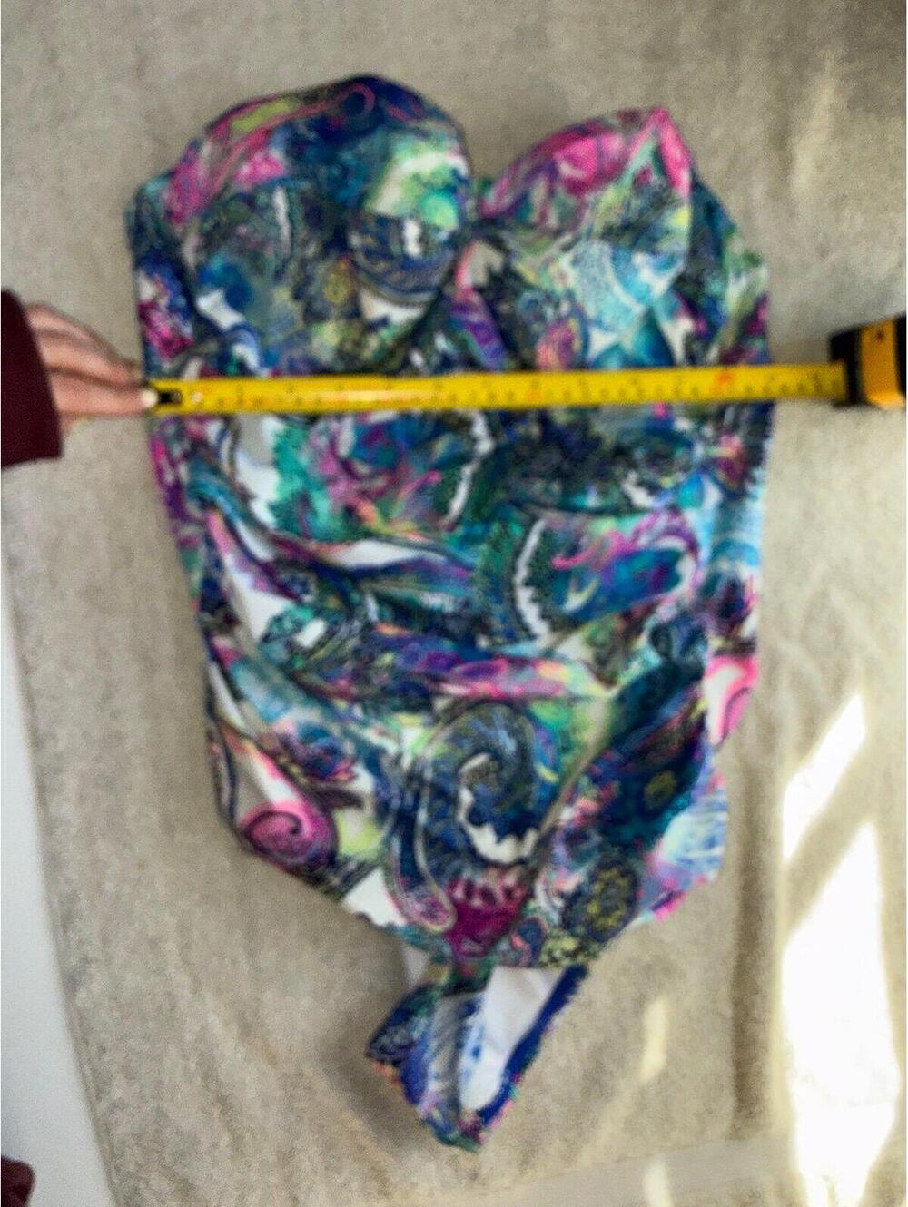 Victoria’s Secret one piece Swimsuit  multicolor open back built in cups 36D - Picture 9 of 9